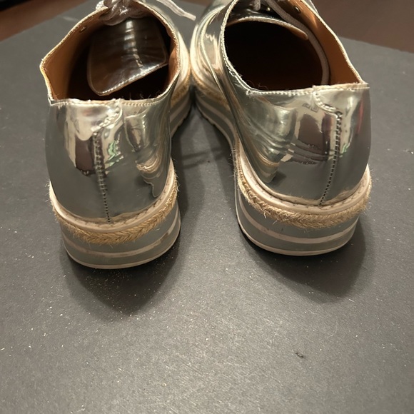 Ladies Silver chrome platforms 7.5 - Picture 2 of 5